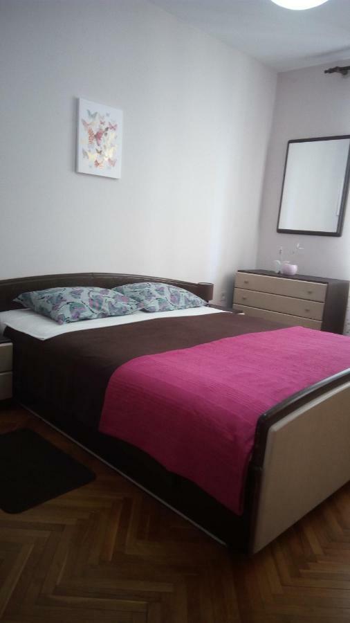 Apartment Butterfly Split - For Rest And Relaxation ภายนอก รูปภาพ