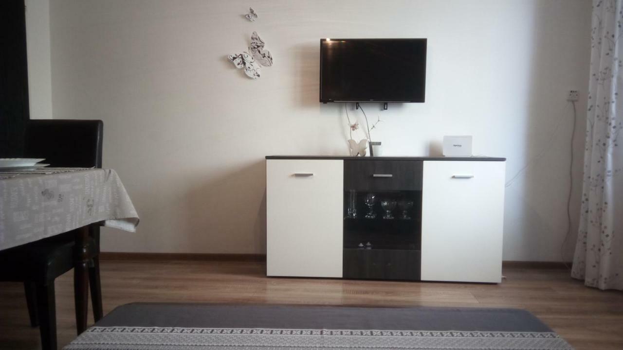 Apartment Butterfly Split - For Rest And Relaxation ภายนอก รูปภาพ