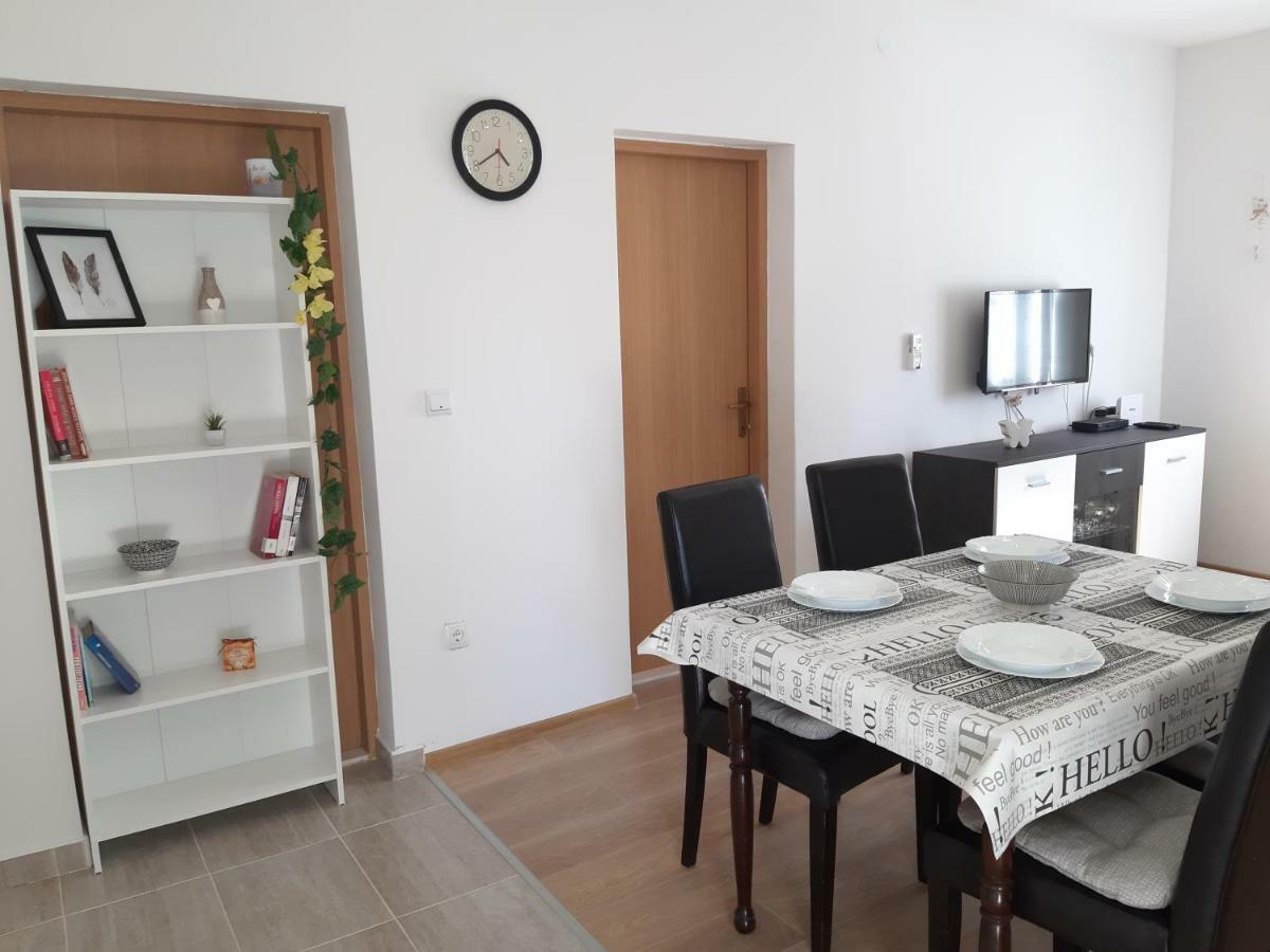 Apartment Butterfly Split - For Rest And Relaxation ภายนอก รูปภาพ