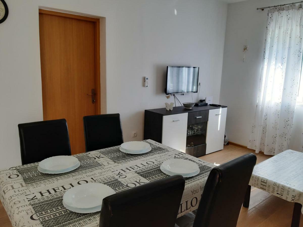 Apartment Butterfly Split - For Rest And Relaxation ภายนอก รูปภาพ