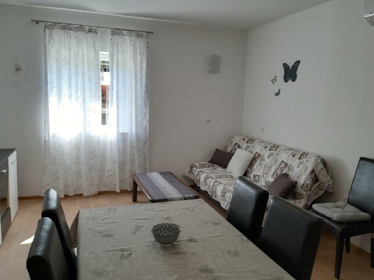 Apartment Butterfly Split - For Rest And Relaxation ภายนอก รูปภาพ