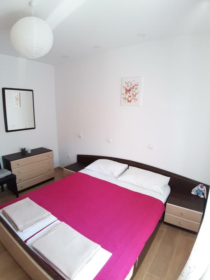 Apartment Butterfly Split - For Rest And Relaxation ภายนอก รูปภาพ